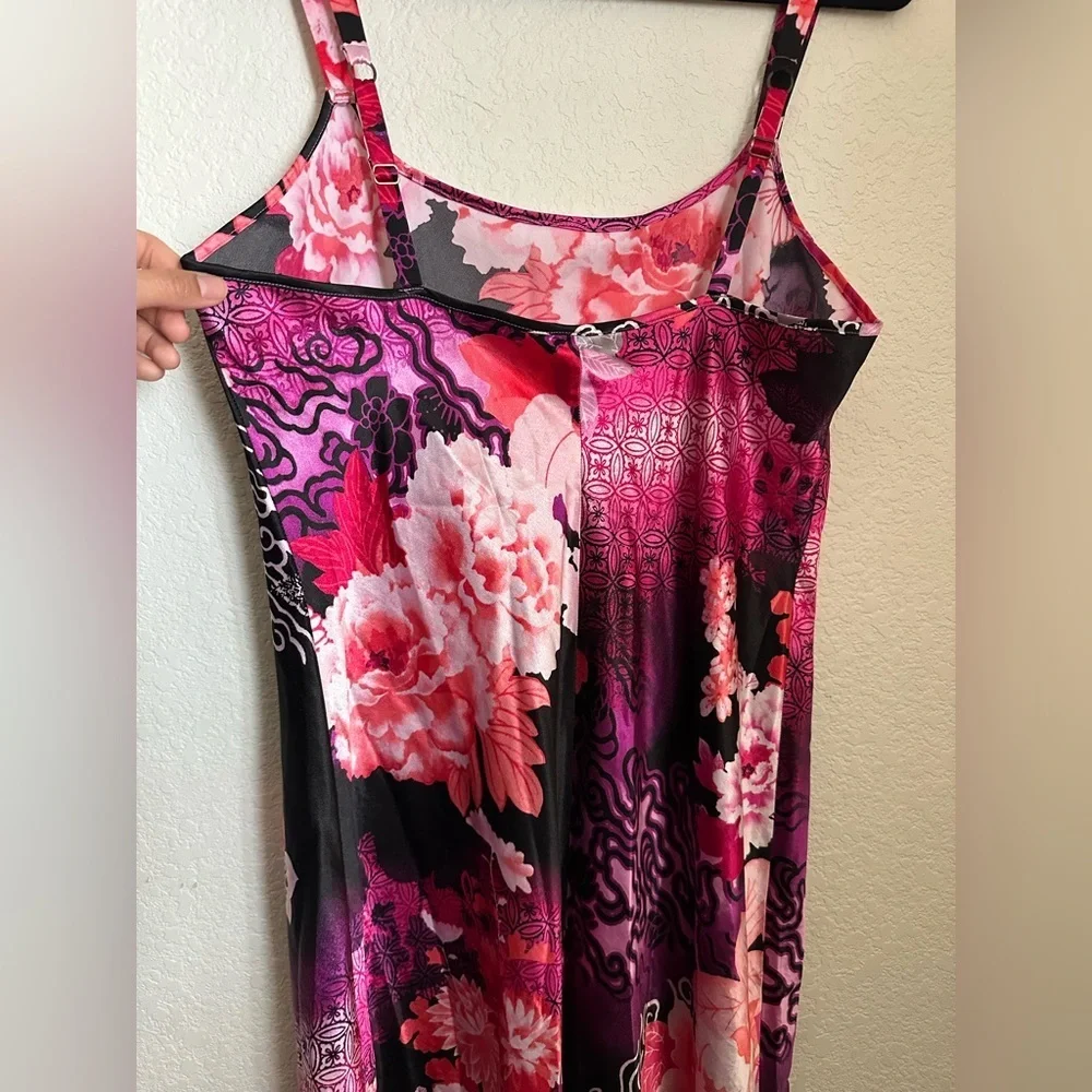 Vintage Cruz Natori Pink floral midi dress with adjustable straps satin material